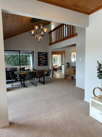 Seaside Serenity 4br Modern * Auckland
