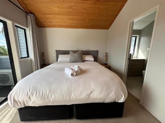 Seaside Serenity 4br Modern Holiday home *