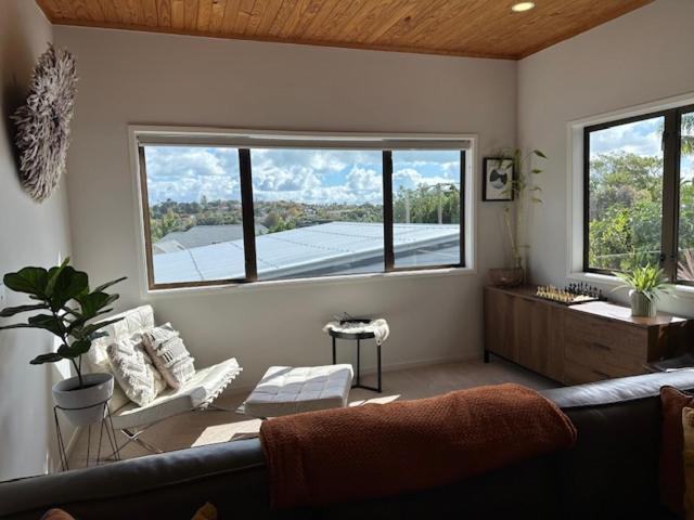 Seaside Serenity 4br Modern * Auckland