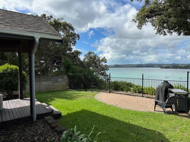 Seaside Serenity 4br Modern Holiday home Auckland